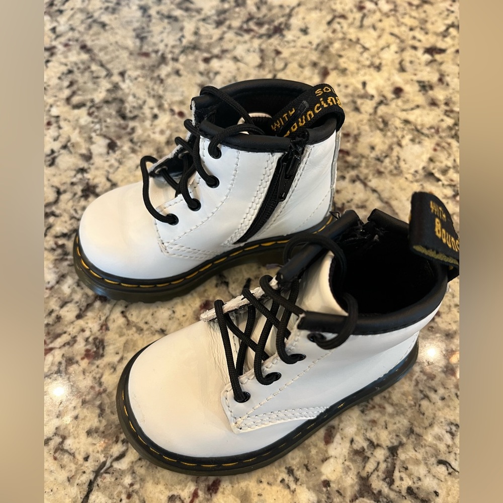 Baby doc Dr martens combat boots size 5T white
